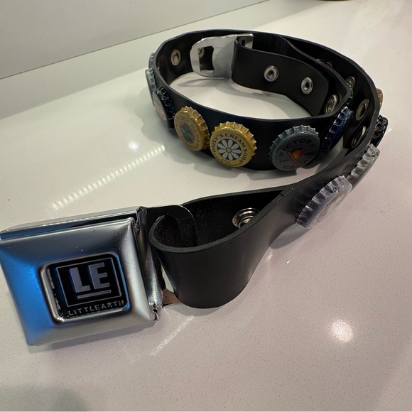 LE LITTLEARTH Soda Caps Black BELT! Unique! Seatbelt closure! Adjustable! Rubber - Picture 3 of 13